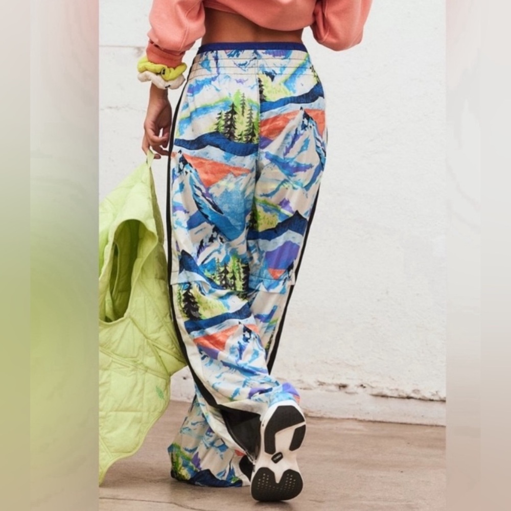 NWT Free People Movement Printed End Zone Pants Sz. Large - Picture 3 of 13